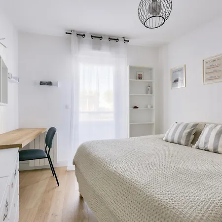 Apartment A 400 De La Plage Du Mauret *